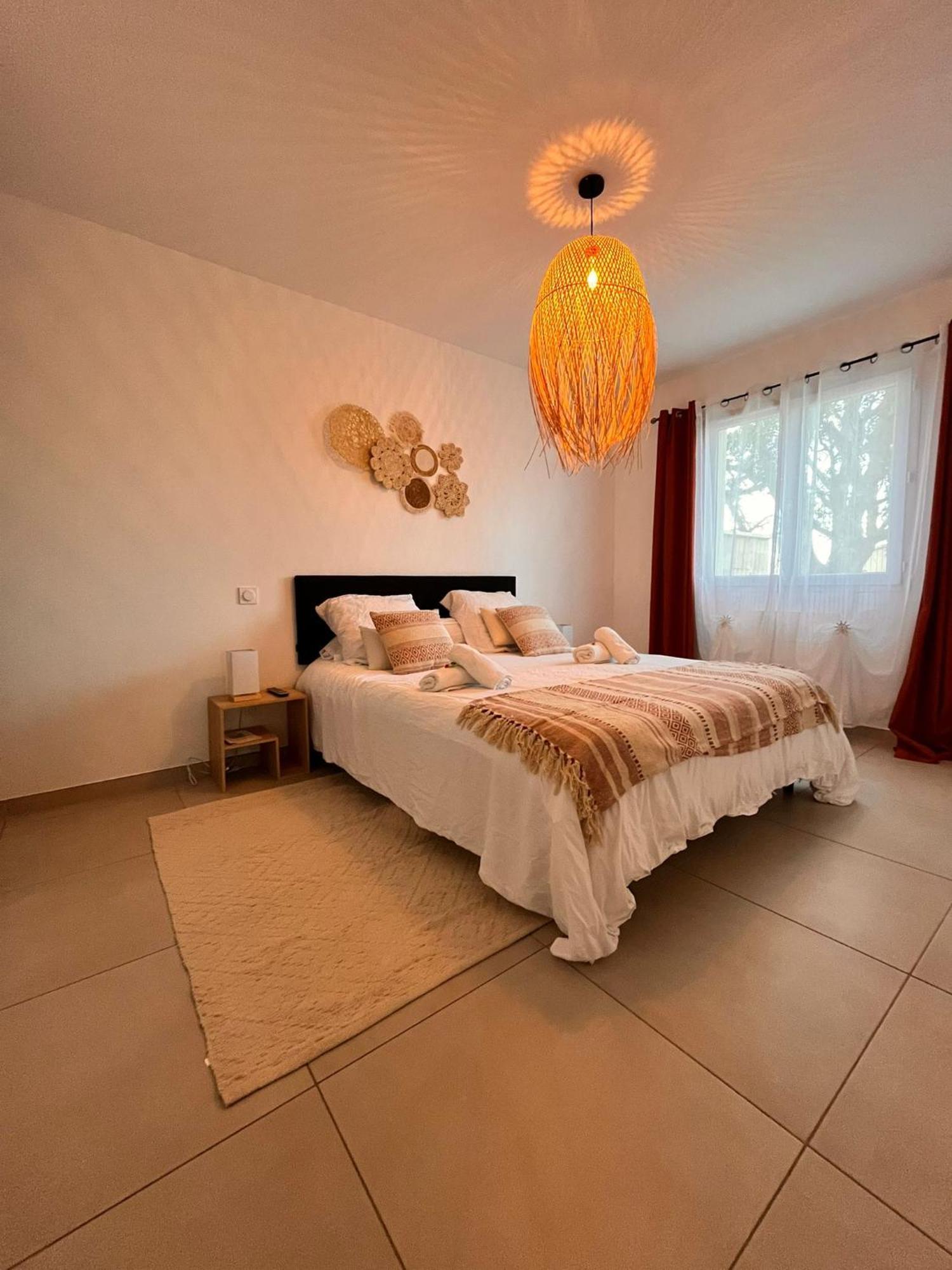 L'Eden Des Aspres Villa Тюир Екстериор снимка